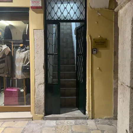 Louisa's Apartamento *